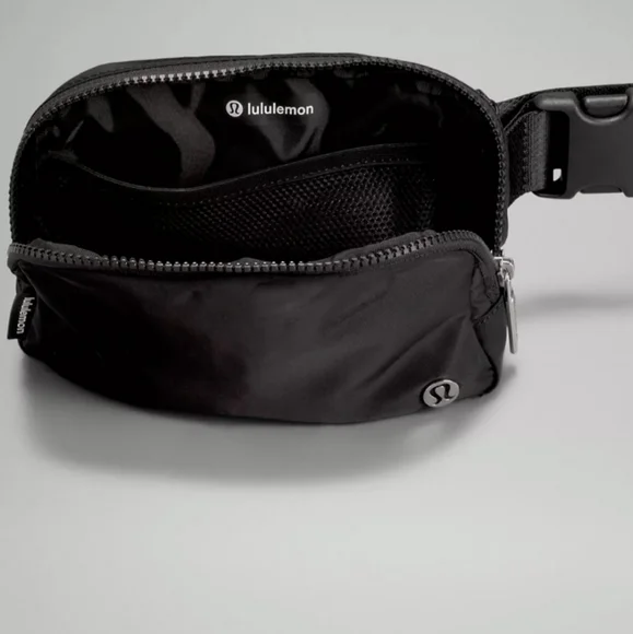 Lululemon Rare Everywhere Belt Bag Wordmark - Black and White NWT - Picture 6 of 6